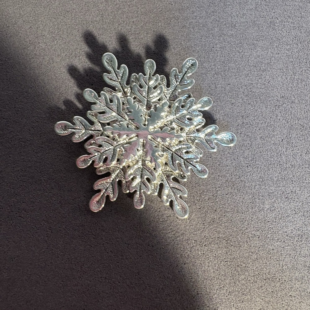 Snow Flake Vintage Brooch Pin Silver Tone Signed "Best"